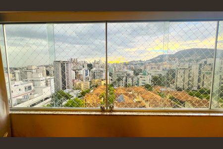 Apartamento à venda com 115m², 4 quartos e 3 vagasSala vista