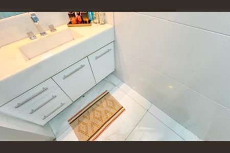 Apartamento à venda com 115m², 4 quartos e 3 vagasBanheiro 2