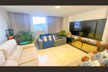 Apartamento à venda com 115m², 4 quartos e 3 vagasSala