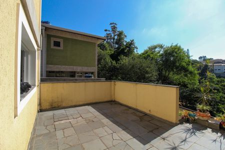 Casa à venda com 300m², 3 quartos e 6 vagas Casa à venda com 300m², 3 quartos e 6 vagasÁrea de Serviço