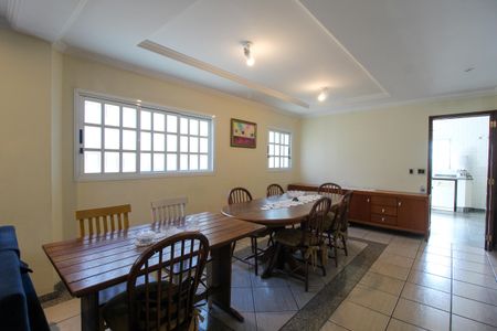 Casa à venda com 300m², 3 quartos e 6 vagas Casa à venda com 300m², 3 quartos e 6 vagasSala de Jantar