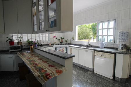 Casa à venda com 300m², 3 quartos e 6 vagas Casa à venda com 300m², 3 quartos e 6 vagasCozinha