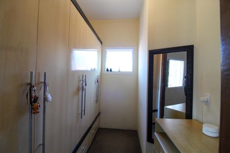 Casa à venda com 300m², 3 quartos e 6 vagas Casa à venda com 300m², 3 quartos e 6 vagasCloset do quarto 1