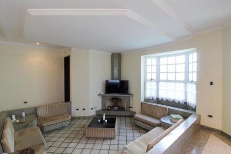 Casa à venda com 300m², 3 quartos e 6 vagas Casa à venda com 300m², 3 quartos e 6 vagasSala