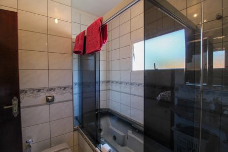 Casa à venda com 300m², 3 quartos e 6 vagas Casa à venda com 300m², 3 quartos e 6 vagasBanheiro do Quarto 1