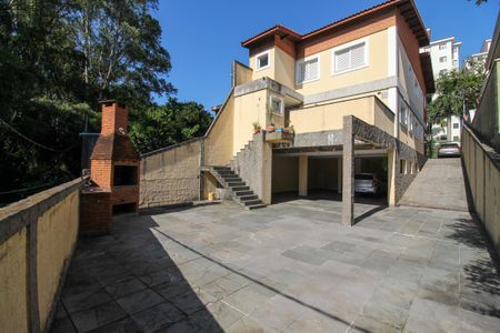 Casa à venda com 300m², 3 quartos e 6 vagas Casa à venda com 300m², 3 quartos e 6 vagasQuintal