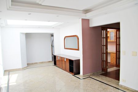 Casa para alugar com 250m², 3 quartos e 4 vagasSala