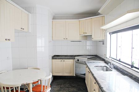 Casa para alugar com 250m², 3 quartos e 4 vagasCozinha