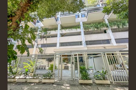 Apartamento para alugar com 96m², 2 quartos e 1 vaga Apartamento para alugar com 96m², 2 quartos e 1 vagaFachada