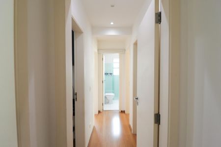 Apartamento à venda com 117m², 3 quartos e 3 vagasCorredor quartos 