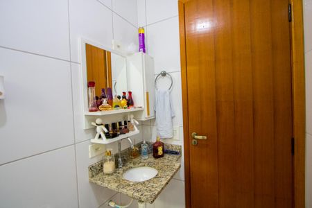 Apartamento à venda com 68m², 3 quartos e 1 vaga Apartamento à venda com 68m², 3 quartos e 1 vagaBanheiro social