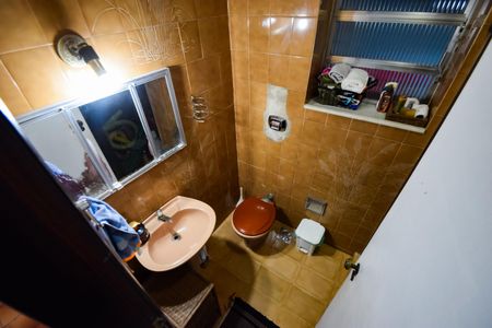 Casa à venda com 167m², 3 quartos e 1 vaga Casa à venda com 167m², 3 quartos e 1 vagaBanheiro Social