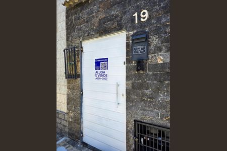 Casa à venda com 167m², 3 quartos e 1 vaga Casa à venda com 167m², 3 quartos e 1 vagaFachada