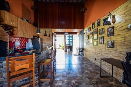 Casa à venda com 167m², 3 quartos e 1 vaga Casa à venda com 167m², 3 quartos e 1 vagaTerraço Gourmet