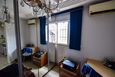 Casa à venda com 167m², 3 quartos e 1 vaga Casa à venda com 167m², 3 quartos e 1 vagaCloset do Quarto 2 - Suíte