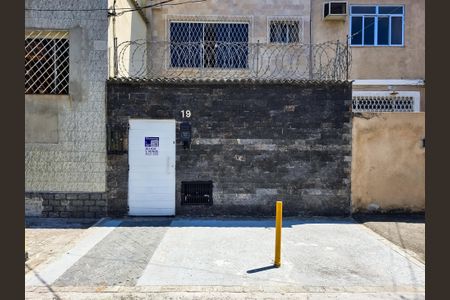 Casa à venda com 167m², 3 quartos e 1 vaga Casa à venda com 167m², 3 quartos e 1 vagaFachada