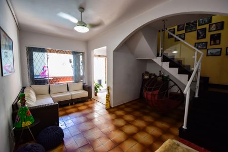 Casa à venda com 167m², 3 quartos e 1 vaga Casa à venda com 167m², 3 quartos e 1 vagaSala