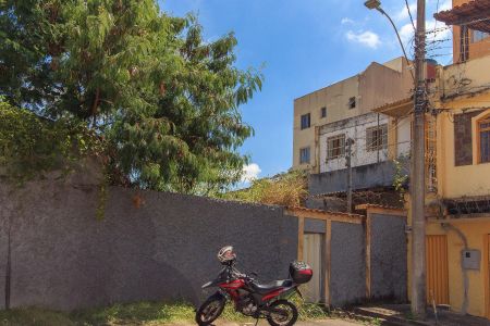 Casa à venda com 57m², 2 quartos e 4 vagasFoto 01