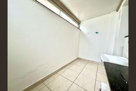 Apartamento à venda com 104m², 2 quartos e 1 vaga Apartamento à venda com 104m², 2 quartos e 1 vagaÁrea de Serviço