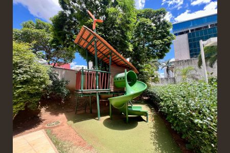 Apartamento à venda com 104m², 2 quartos e 1 vaga Apartamento à venda com 104m², 2 quartos e 1 vagaÁrea comum - Playground