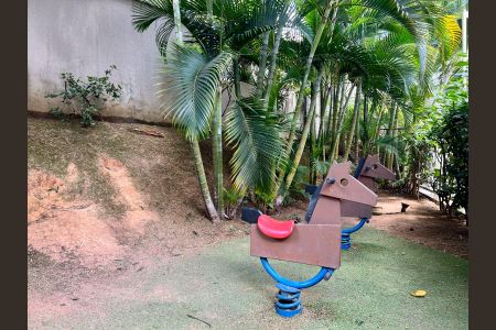 Apartamento à venda com 104m², 2 quartos e 1 vaga Apartamento à venda com 104m², 2 quartos e 1 vagaÁrea comum - Playground