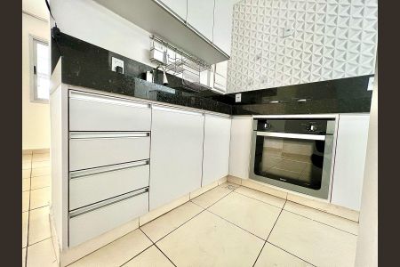 Apartamento à venda com 104m², 2 quartos e 1 vaga Apartamento à venda com 104m², 2 quartos e 1 vagaCozinha
