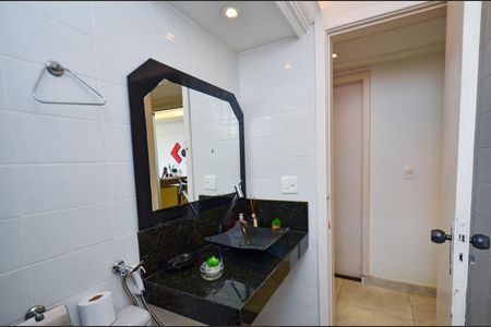 Apartamento à venda com 75m², 2 quartos e 1 vagaBanheiro social