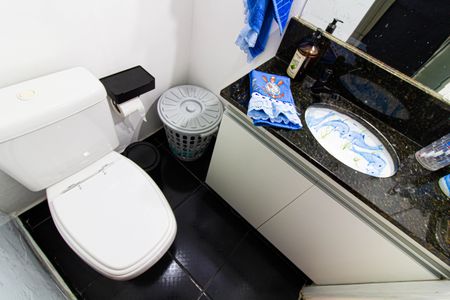 Apartamento à venda com 48m², 2 quartos e 1 vaga Apartamento à venda com 48m², 2 quartos e 1 vagaBanheiro