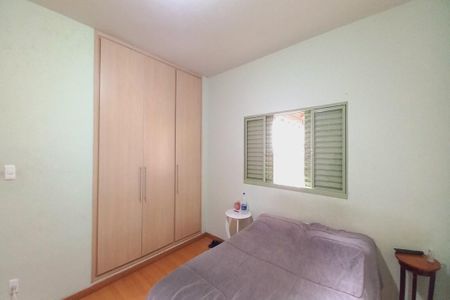 Casa à venda com 140m², 3 quartos e 4 vagasQuarto 2