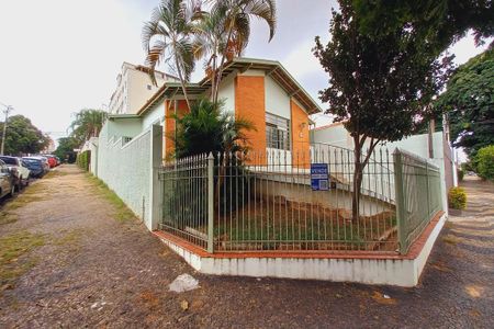 Casa à venda com 140m², 3 quartos e 4 vagasFachada do Prédio