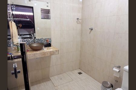 Casa de condomínio à venda com 160m², 3 quartos e 1 vagaBanheiro
