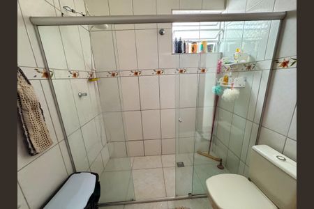 Casa de condomínio à venda com 160m², 3 quartos e 1 vagaBanheiro 2