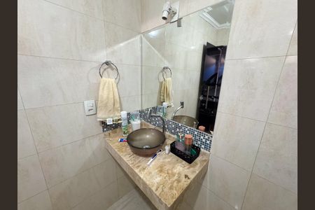 Casa de condomínio à venda com 160m², 3 quartos e 1 vagaBanheiro