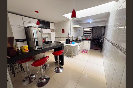 Casa de condomínio à venda com 160m², 3 quartos e 1 vagaCozinha