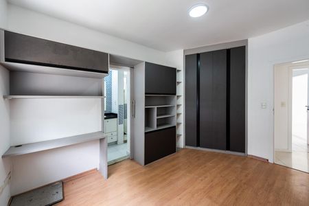 Apartamento para alugar com 190m², 3 quartos e 2 vagasSuíte 2