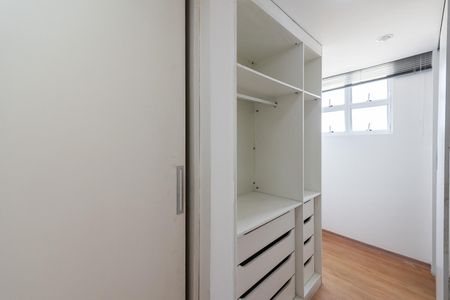 Apartamento para alugar com 190m², 3 quartos e 2 vagasCloset Suíte 1