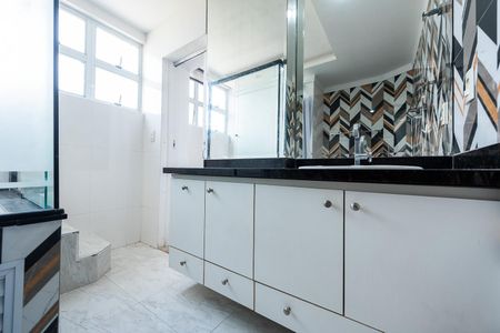 Apartamento para alugar com 190m², 3 quartos e 2 vagasBanheiro suíte 1