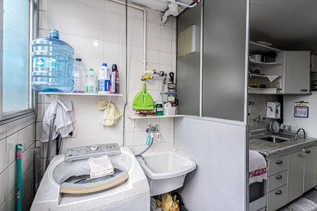 Apartamento à venda com 115m², 2 quartos e 1 vagaÁrea de Serviço