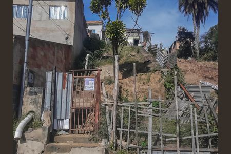 Casa à venda com 60m², 1 quarto e 1 vaga Casa à venda com 60m², 1 quarto e 1 vagaFachada