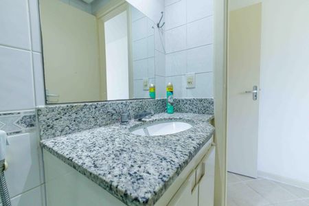 Casa de condomínio à venda com 133m², 4 quartos e 1 vagaBanheiro da Suíte 2