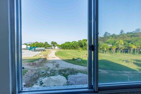 Casa de condomínio à venda com 133m², 4 quartos e 1 vagaSuíte 2 Janela