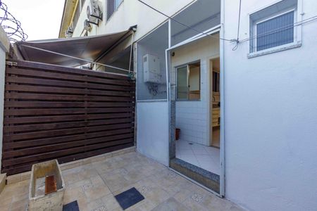 Casa de condomínio à venda com 133m², 4 quartos e 1 vagaÁrea de Serviço