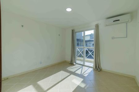 Casa de condomínio à venda com 133m², 4 quartos e 1 vagaSuíte 3