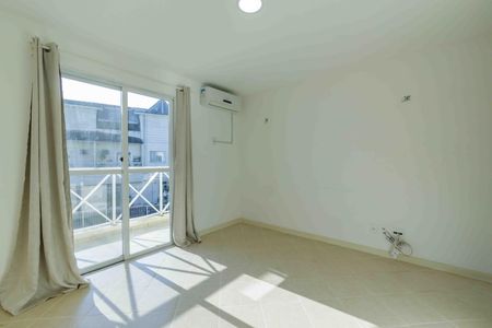 Casa de condomínio à venda com 133m², 4 quartos e 1 vagaSuíte 3