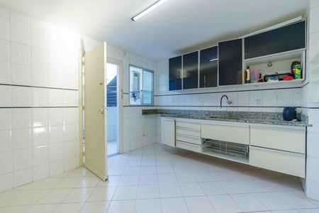 Casa de condomínio à venda com 133m², 4 quartos e 1 vagaCozinha