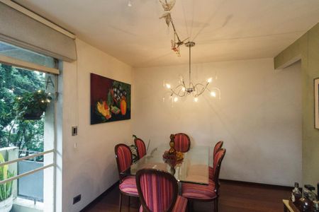 Apartamento à venda com 120m², 3 quartos e 1 vaga Apartamento à venda com 120m², 3 quartos e 1 vagaSala