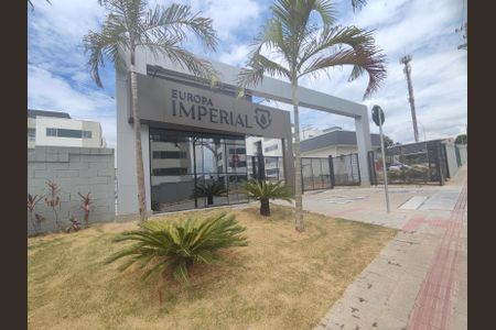 Apartamento à venda com 60m², 3 quartos e 1 vaga Apartamento à venda com 60m², 3 quartos e 1 vagaFachada