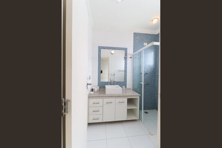 Casa à venda com 260m², 3 quartos e 6 vagasBanheiro Suíte 1