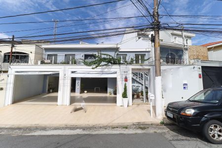 Casa à venda com 260m², 3 quartos e 6 vagasFachada