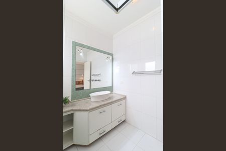 Casa à venda com 260m², 3 quartos e 6 vagasBanheiro Suíte 3